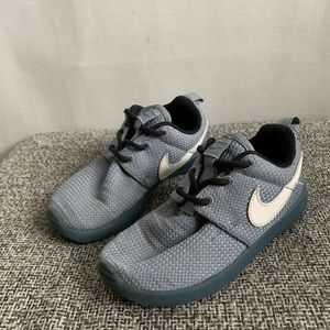 Nike Roshe One Toddler Shoe Size 11C